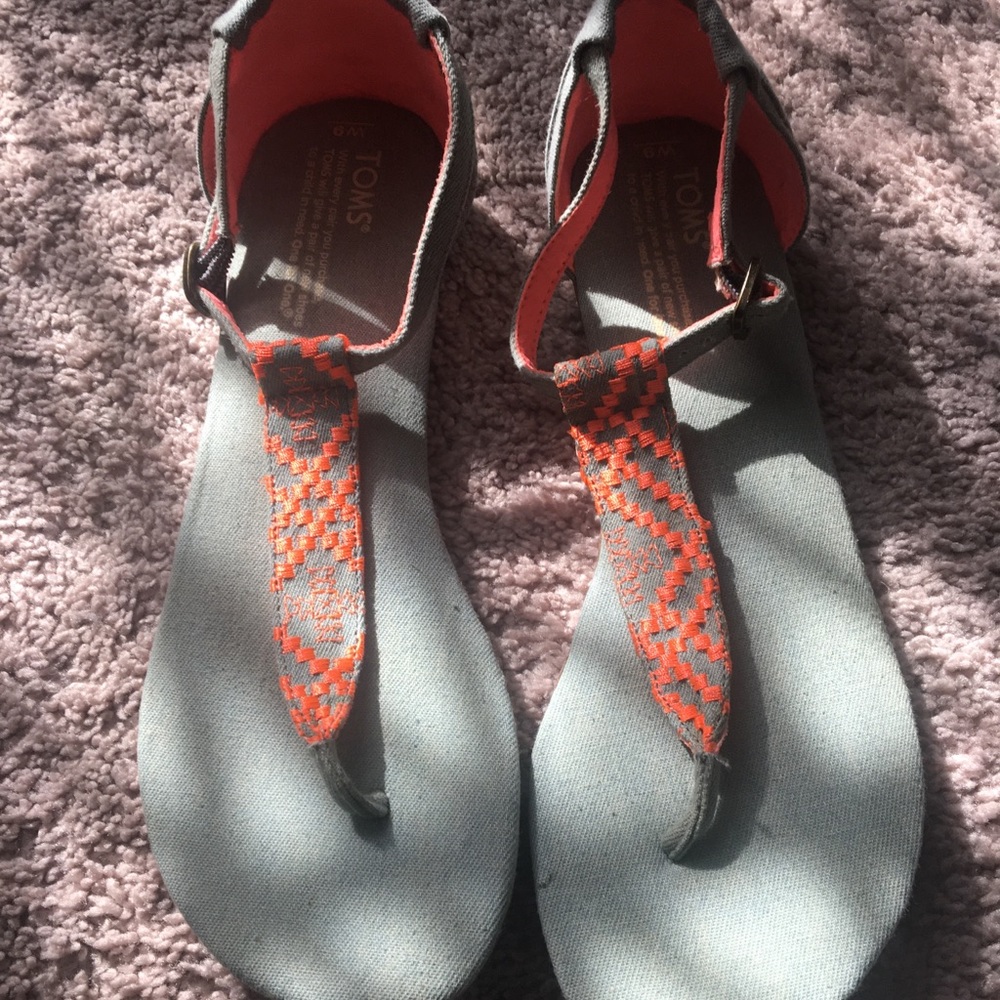 Toms sandals